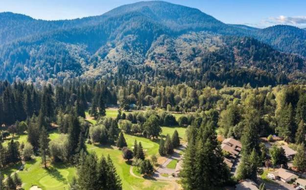 Whispering Woods Resort Welches Екстер'єр фото